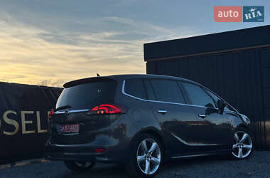 Минивэн Opel Zafira Tourer 2012 в 