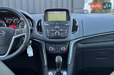 Минивэн Opel Zafira Tourer 2012 в 