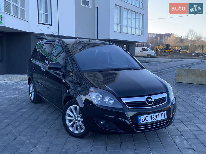 Минивэн Opel Zafira Tourer 2013 в Трускавце