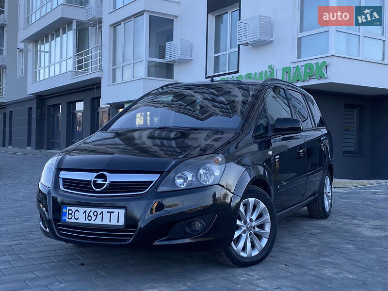 Минивэн Opel Zafira Tourer 2013 в Трускавце