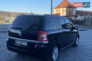 Минивэн Opel Zafira Tourer 2013 в 