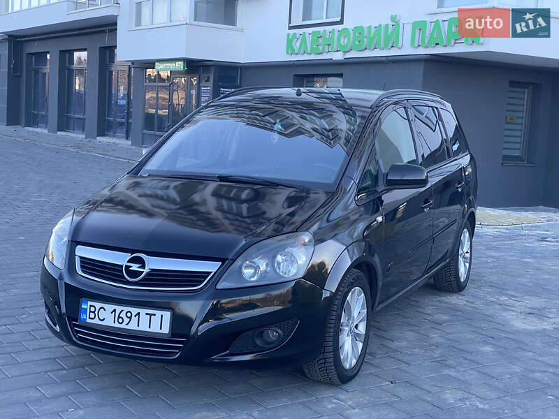 Минивэн Opel Zafira Tourer 2013 в Трускавце