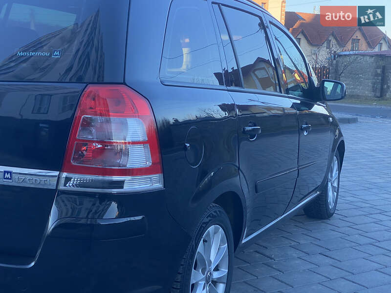 Минивэн Opel Zafira Tourer 2013 в Трускавце