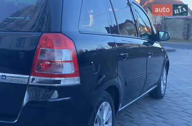 Минивэн Opel Zafira Tourer 2013 в 