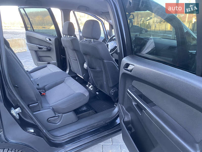 Минивэн Opel Zafira Tourer 2013 в Трускавце