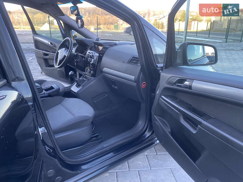 Минивэн Opel Zafira Tourer 2013 в Трускавце