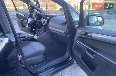 Минивэн Opel Zafira Tourer 2013 в 