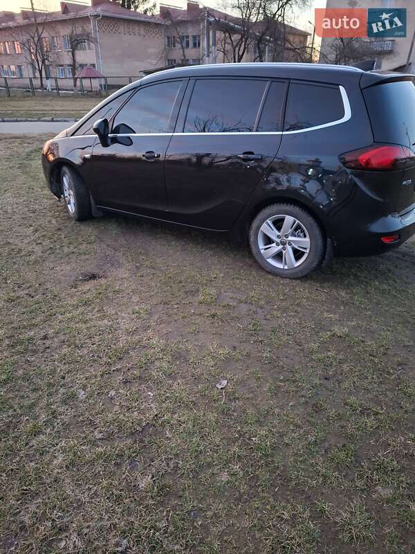 Мінівен Opel Zafira Tourer 2015 в Ізяславі
