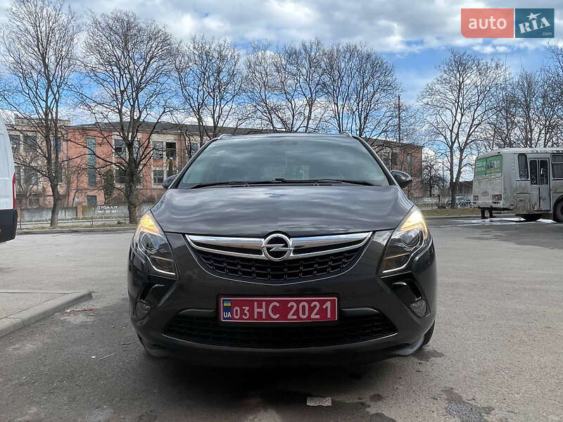 Минивэн Opel Zafira Tourer 2015 в Каменец-Подольском