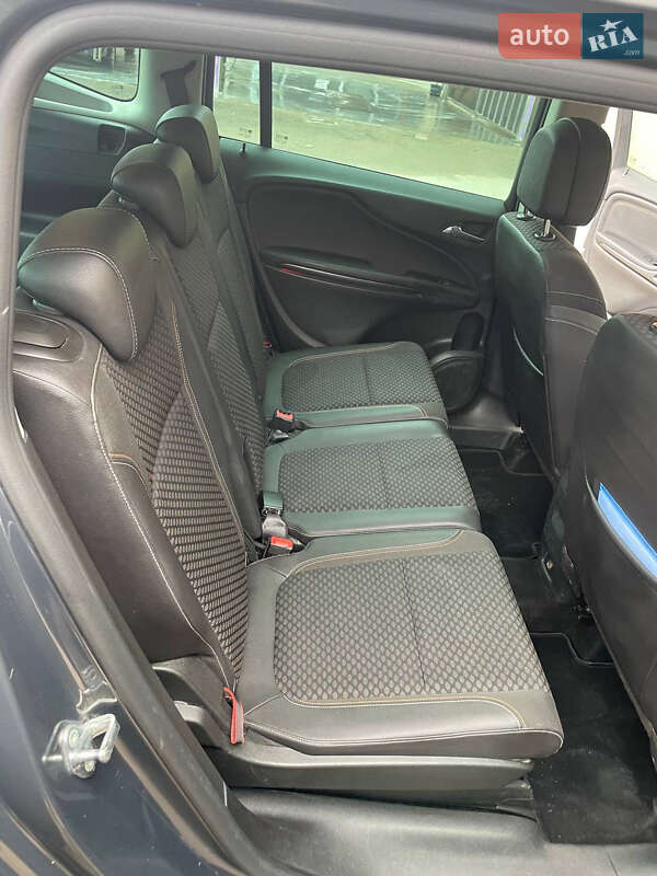 Минивэн Opel Zafira Tourer 2015 в Каменец-Подольском