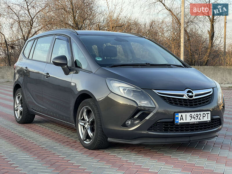 Opel Zafira Tourer 2012
