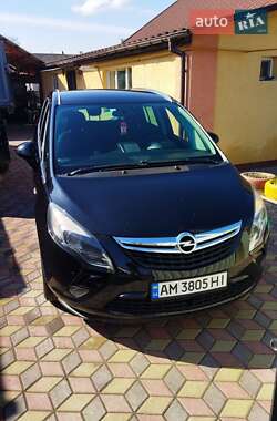 Минивэн Opel Zafira Tourer 2013 в 