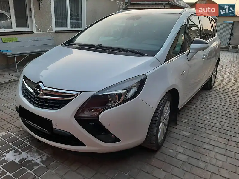 Opel Zafira Tourer 2015