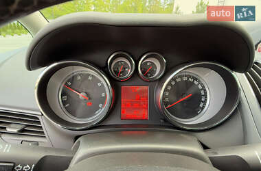 Минивэн Opel Zafira Tourer 2013 в 