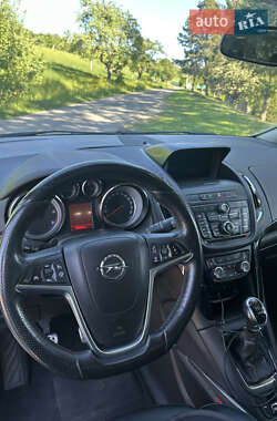 Минивэн Opel Zafira Tourer 2012 в 