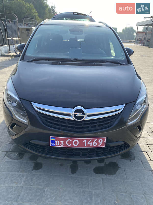Минивэн Opel Zafira Tourer 2014 в 