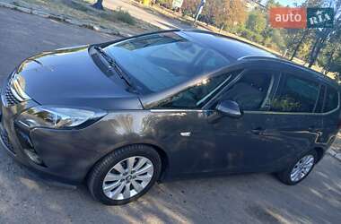 Минивэн Opel Zafira Tourer 2013 в 