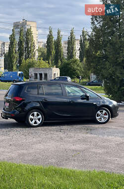 Минивэн Opel Zafira Tourer 2015 в 