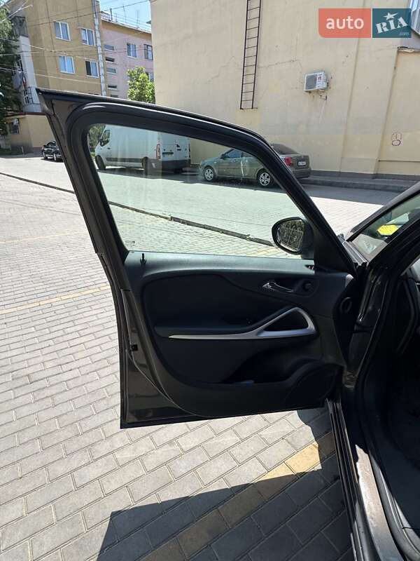 Мінівен Opel Zafira Tourer 2013 в Одесі фото 7 Мінівен Opel Zafira Tourer 2013 в Одесі