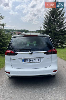 Минивэн Opel Zafira Tourer 2012 в 