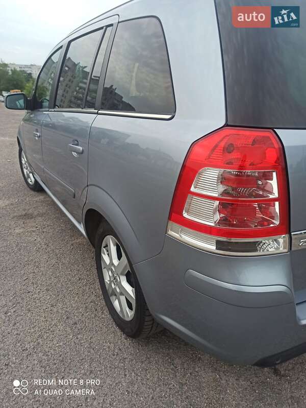 Минивэн Opel Zafira Tourer 2011 в Черкассах