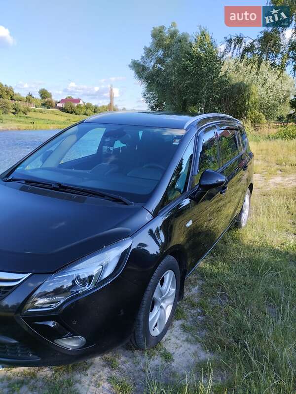 Opel Zafira Tourer 2012