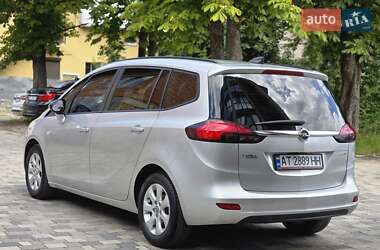 Минивэн Opel Zafira Tourer 2016 в 