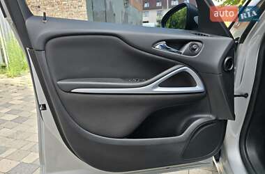 Минивэн Opel Zafira Tourer 2016 в 