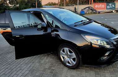 Минивэн Opel Zafira Tourer 2012 в 