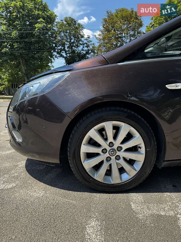 Минивэн Opel Zafira Tourer 2012 в Подольске