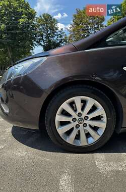 Минивэн Opel Zafira Tourer 2012 в 