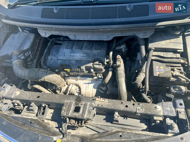 Минивэн Opel Zafira Tourer 2011 в Днепре