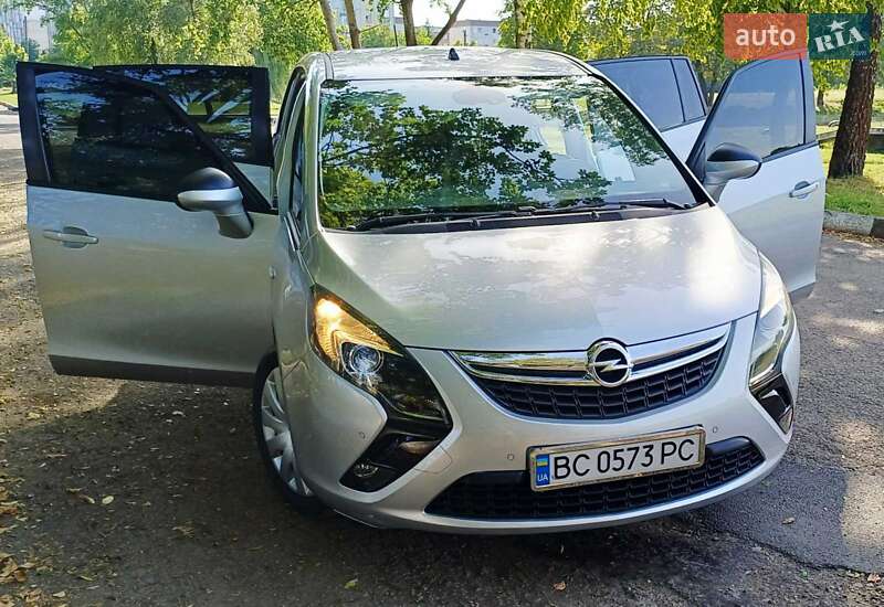 Минивэн Opel Zafira Tourer 2015 в Стрые