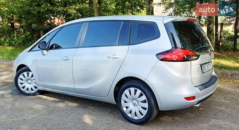 Минивэн Opel Zafira Tourer 2015 в Стрые