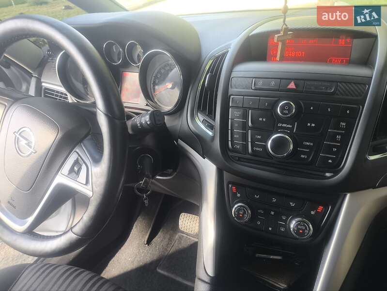 Минивэн Opel Zafira Tourer 2015 в Стрые