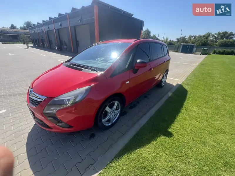 Opel Zafira Tourer 2015