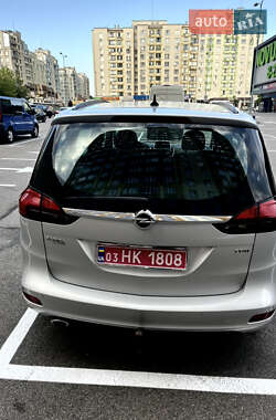 Минивэн Opel Zafira Tourer 2012 в 