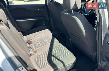 Минивэн Opel Zafira Tourer 2012 в 