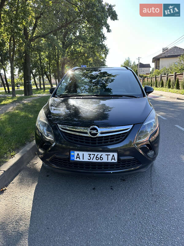 Минивэн Opel Zafira Tourer 2014 в 