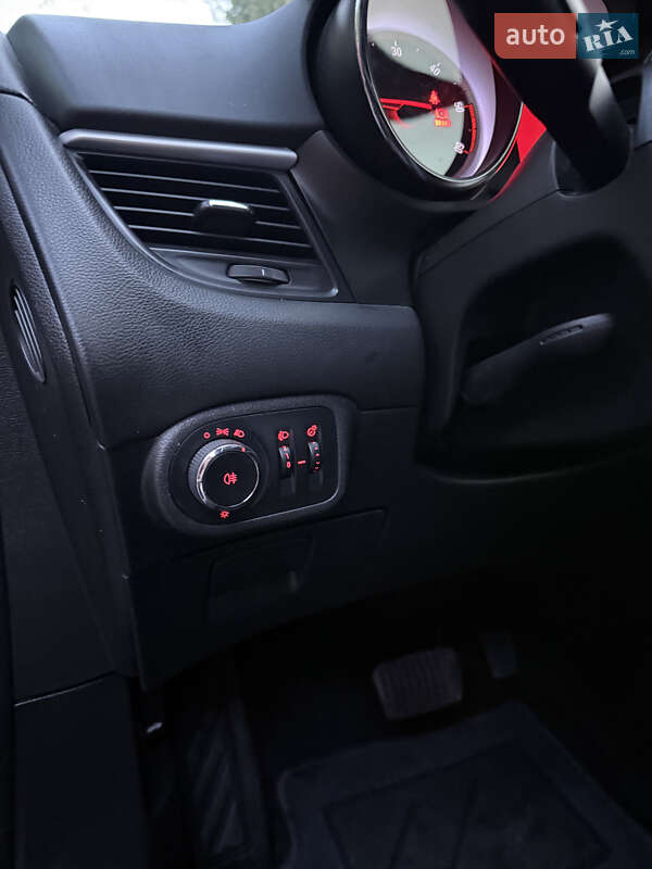 Минивэн Opel Zafira Tourer 2012 в Львове