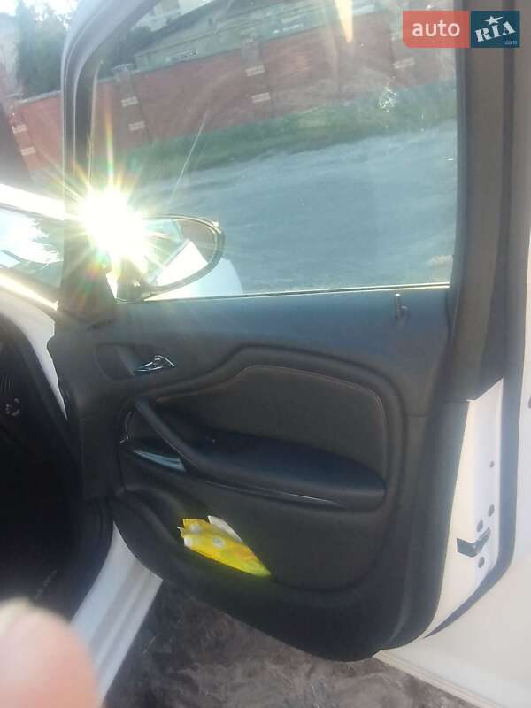 Мінівен Opel Zafira Tourer 2016 в Харкові фото 14 Мінівен Opel Zafira Tourer 2016 в Харкові