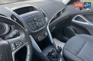Минивэн Opel Zafira Tourer 2012 в 