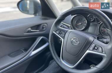 Минивэн Opel Zafira Tourer 2012 в 