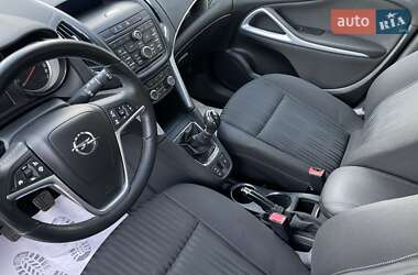 Минивэн Opel Zafira Tourer 2012 в 