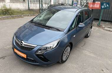 Минивэн Opel Zafira Tourer 2012 в 