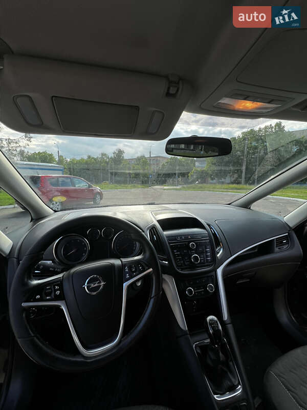 Минивэн Opel Zafira Tourer 2013 в Ровно