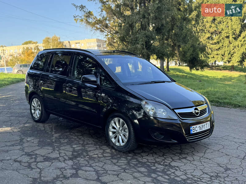 Минивэн Opel Zafira Tourer 2013 в Ровно