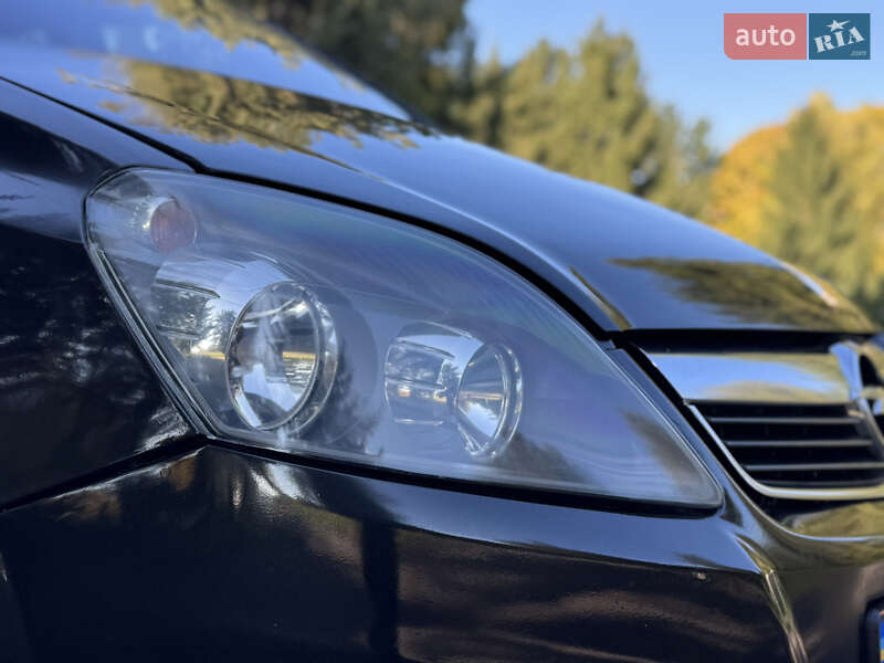 Минивэн Opel Zafira Tourer 2013 в Ровно