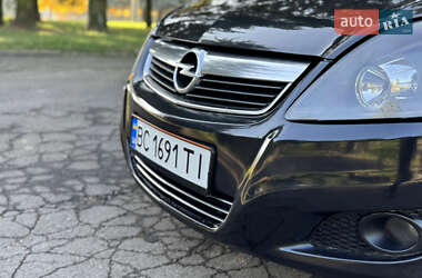 Мінівен Opel Zafira Tourer 2013 в 