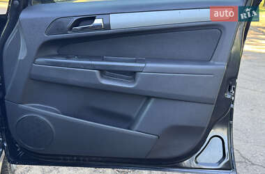 Мінівен Opel Zafira Tourer 2013 в 